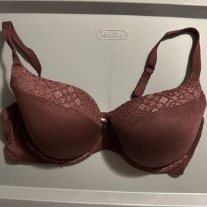 Victoria secret body by Victoria lined perfect shape size 36DD.